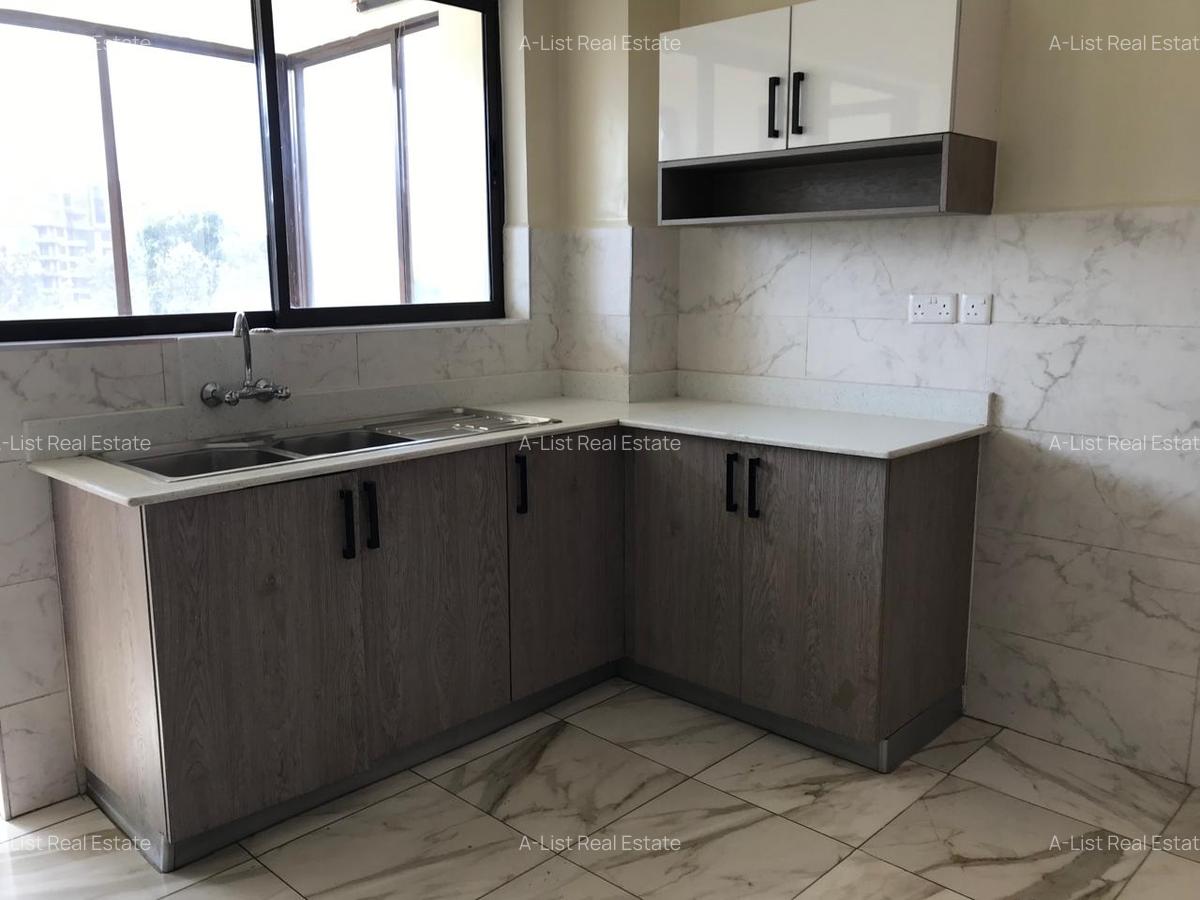 3 Bed Apartment with En Suite at 4Th Parklands - 10