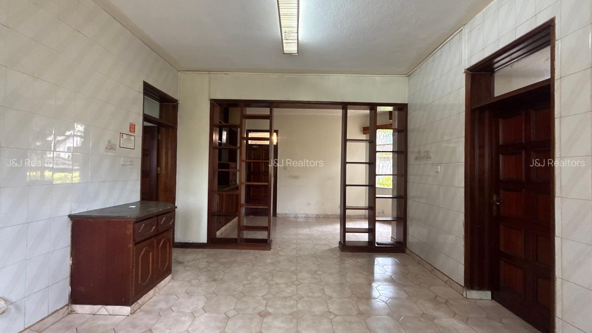 Commercial Property with Service Charge Included in Lavington - 10