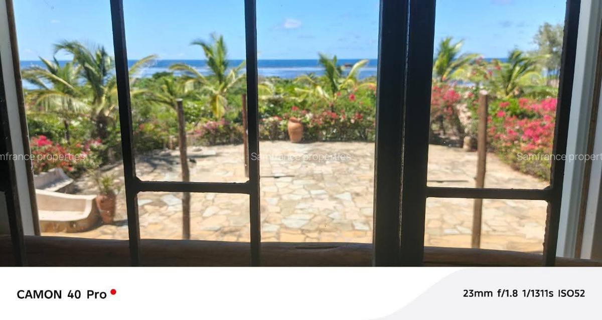 4 Bed Villa with En Suite at Jacaranda - 12