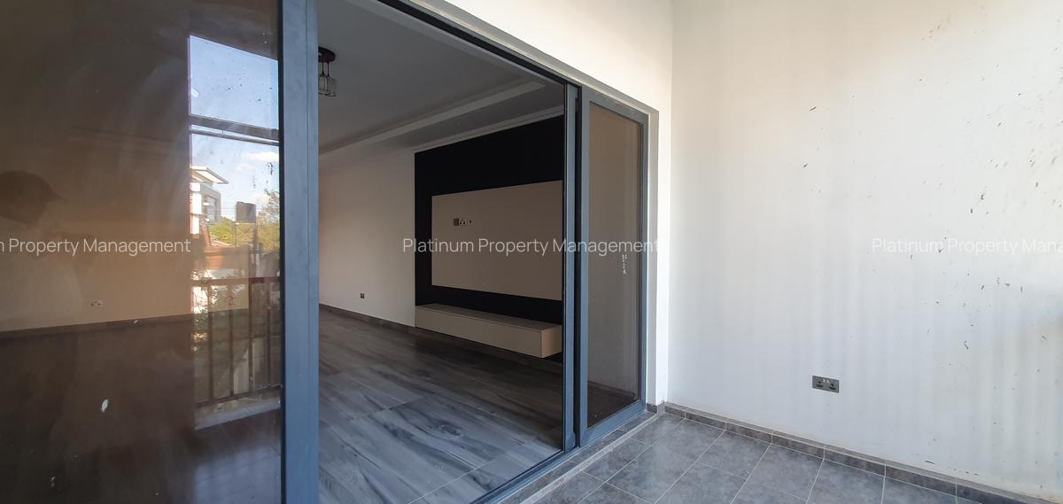 1 Bed Apartment with En Suite at Brookside Gardens - 5