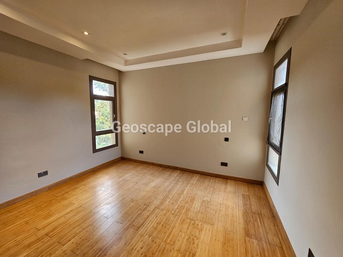 3 Bed Apartment with En Suite at Riverside Drive - 8