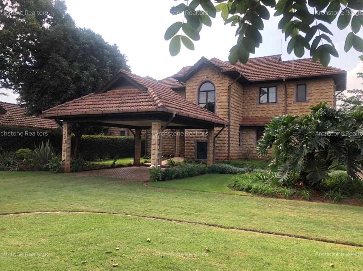 3 Bed House with En Suite in Ridgeways - 1