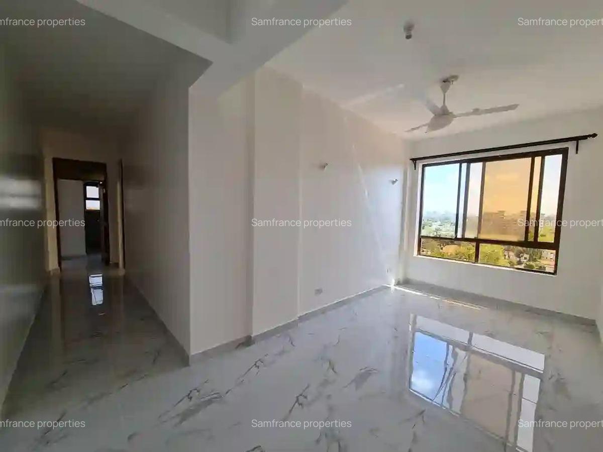 3 Bed Apartment with En Suite at Links Road - 12