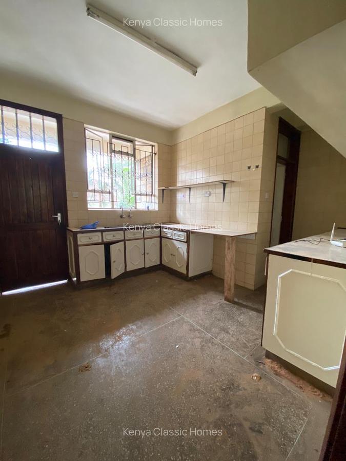 5 Bed Townhouse with En Suite at Kilimani - 4