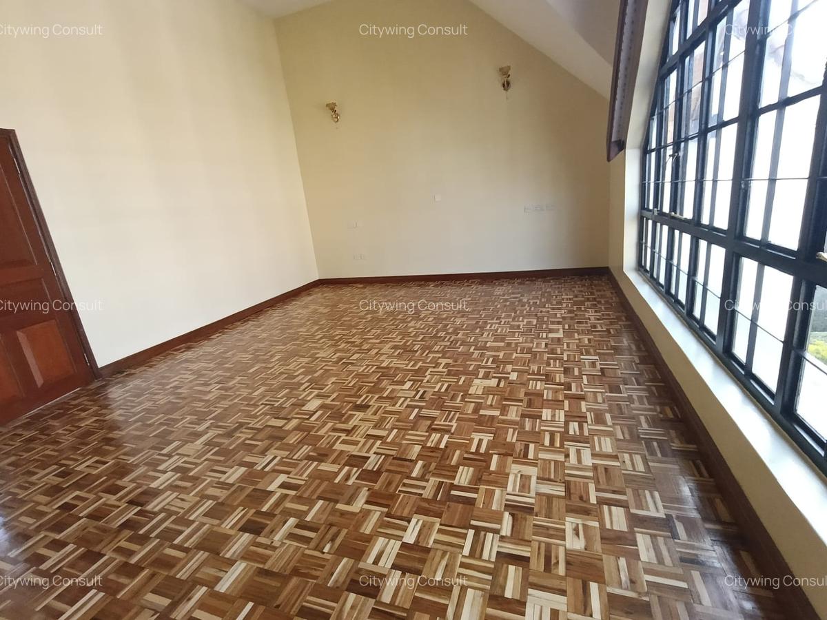 5 Bed Townhouse with En Suite at School Lane - 12