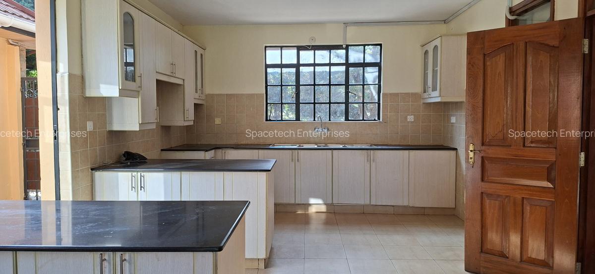 4 Bed Townhouse with En Suite in Runda - 2