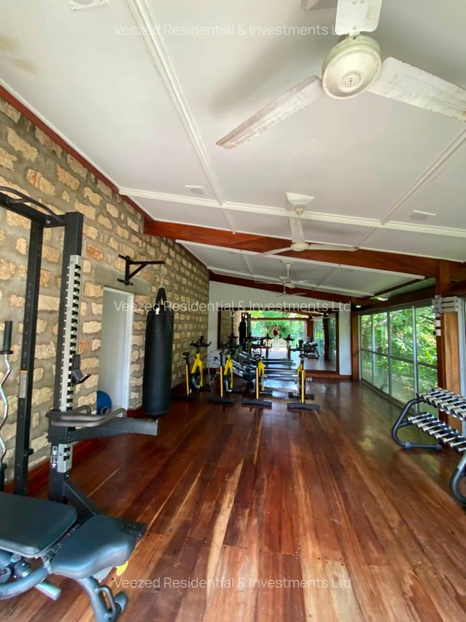 Serviced 3 Bed Apartment with En Suite in Nyali Area - 11