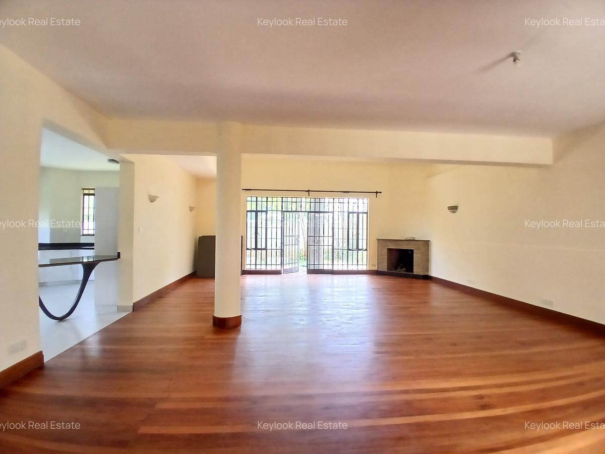 5 Bed Townhouse with En Suite at Lavington - 10