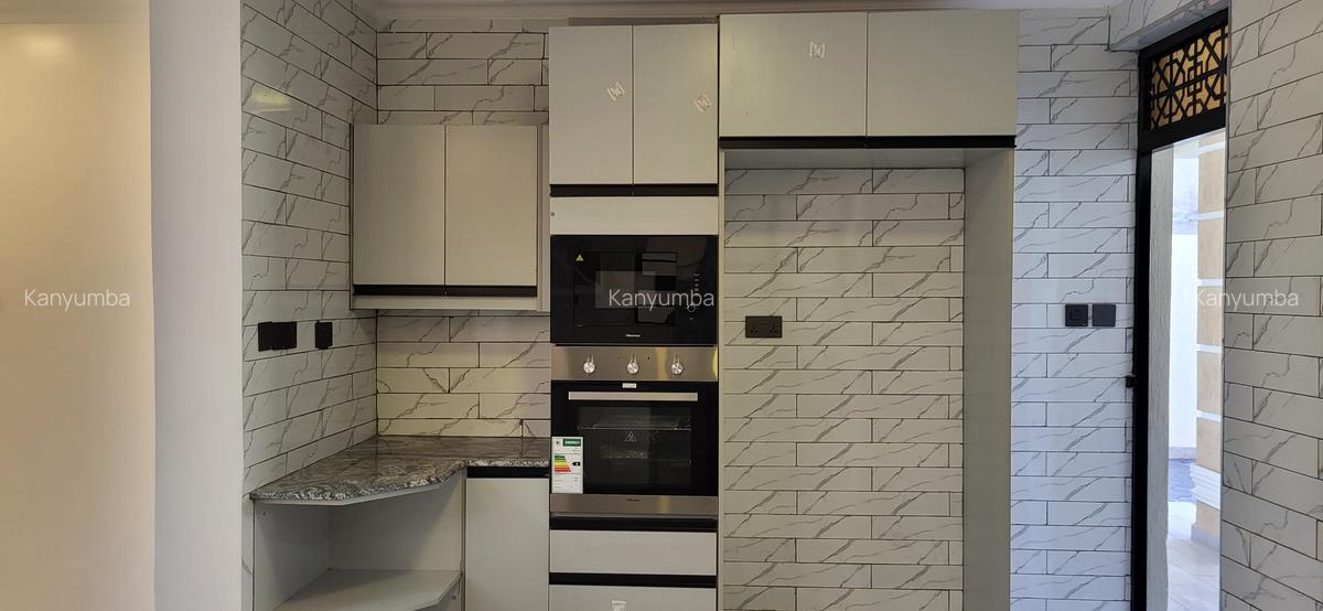 4 Bed Townhouse with En Suite at Membley - Eastern Bypass - 8