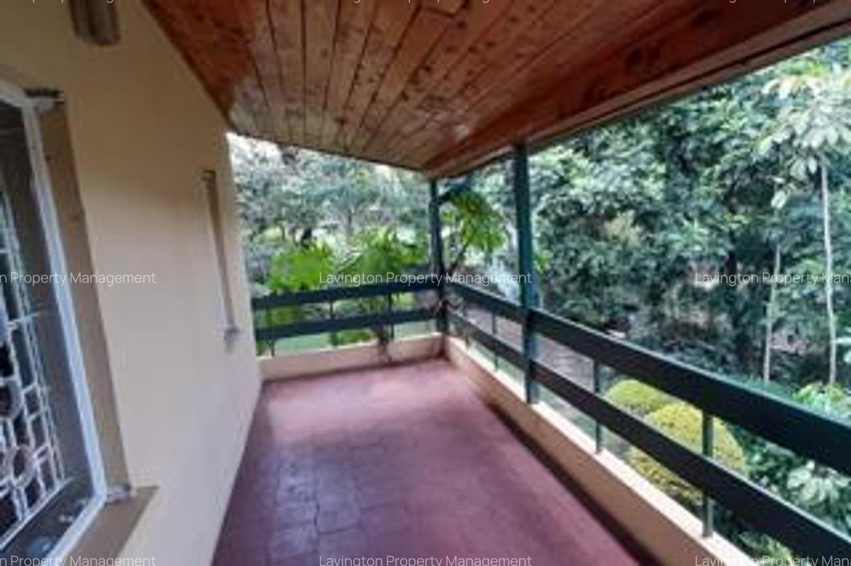 4 Bed House with En Suite at Lavington Green - 5
