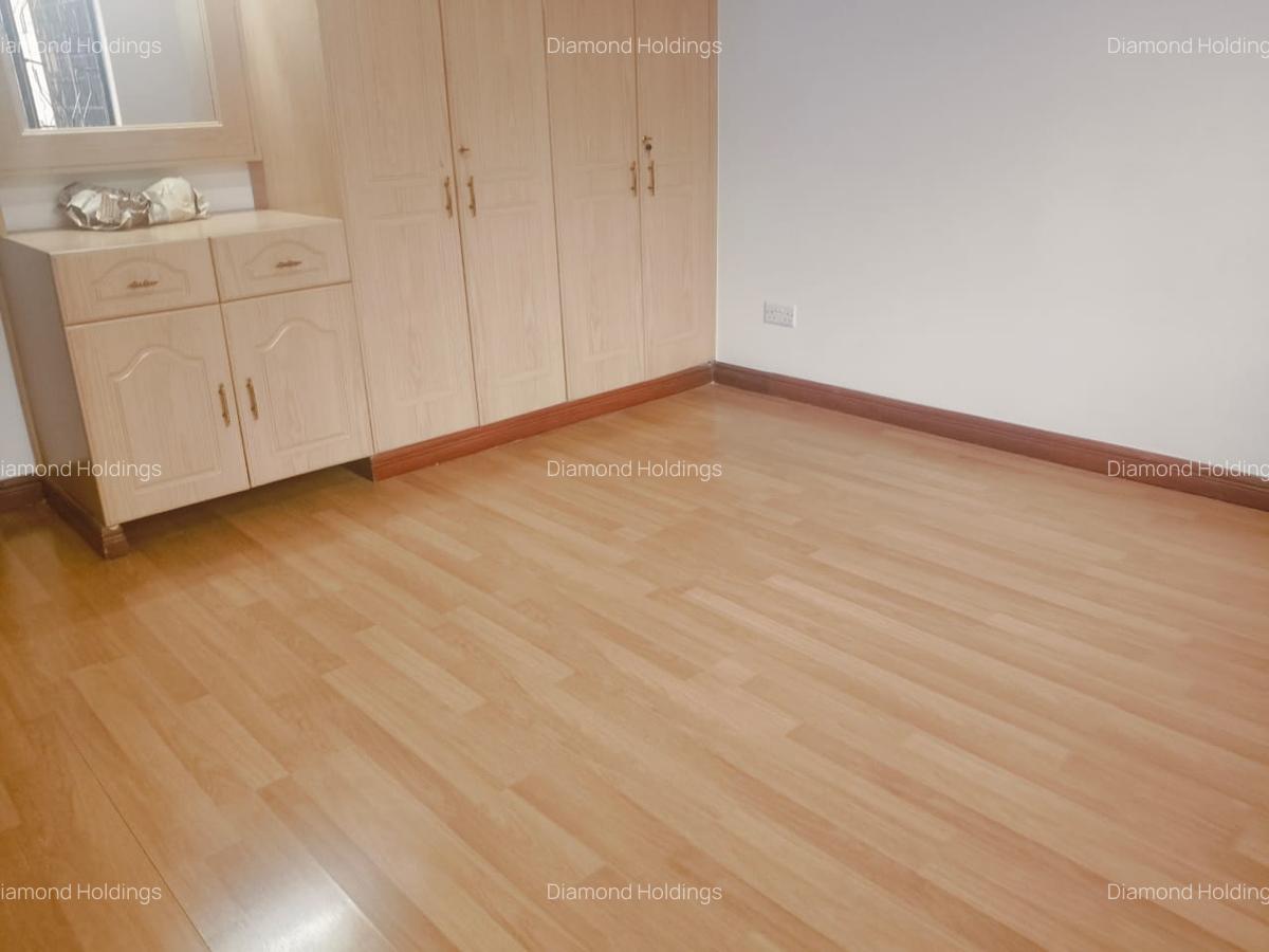 4 Bed Apartment with En Suite at Parklands - 8