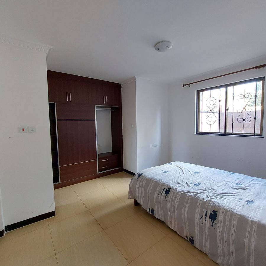 5 Bed Townhouse with En Suite at Chalbi Drivve - 5