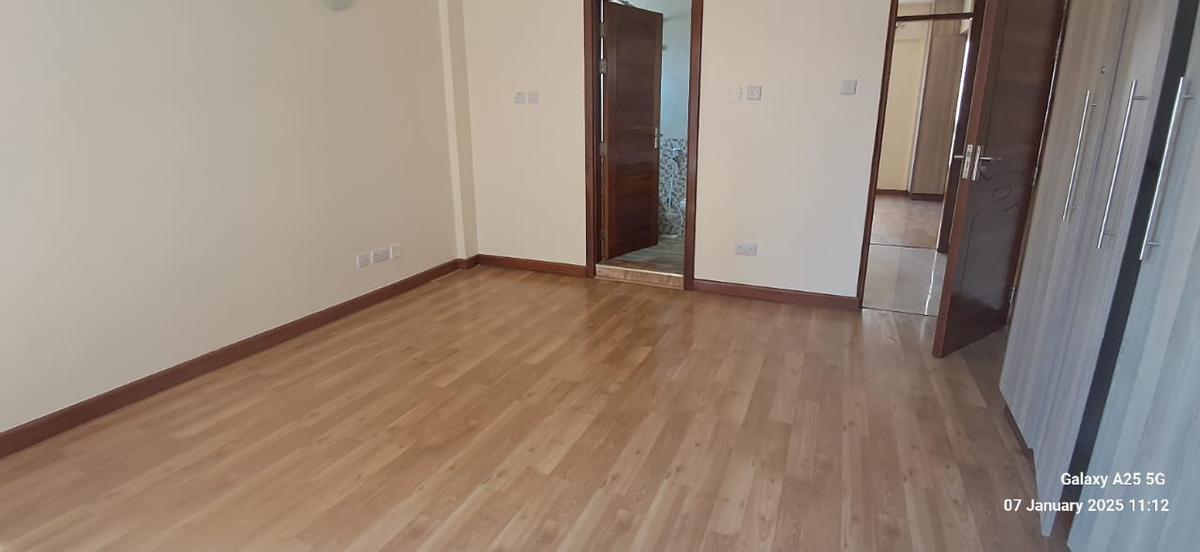 3 Bed Apartment with En Suite at 2Nd Ave Parklands - 19