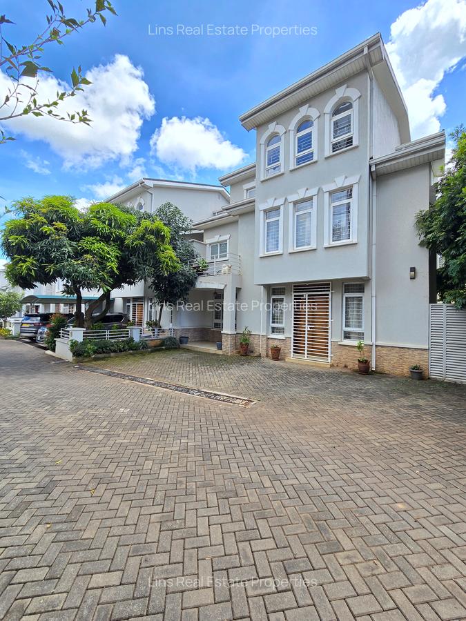 5 Bed Townhouse with En Suite in Lavington - 2