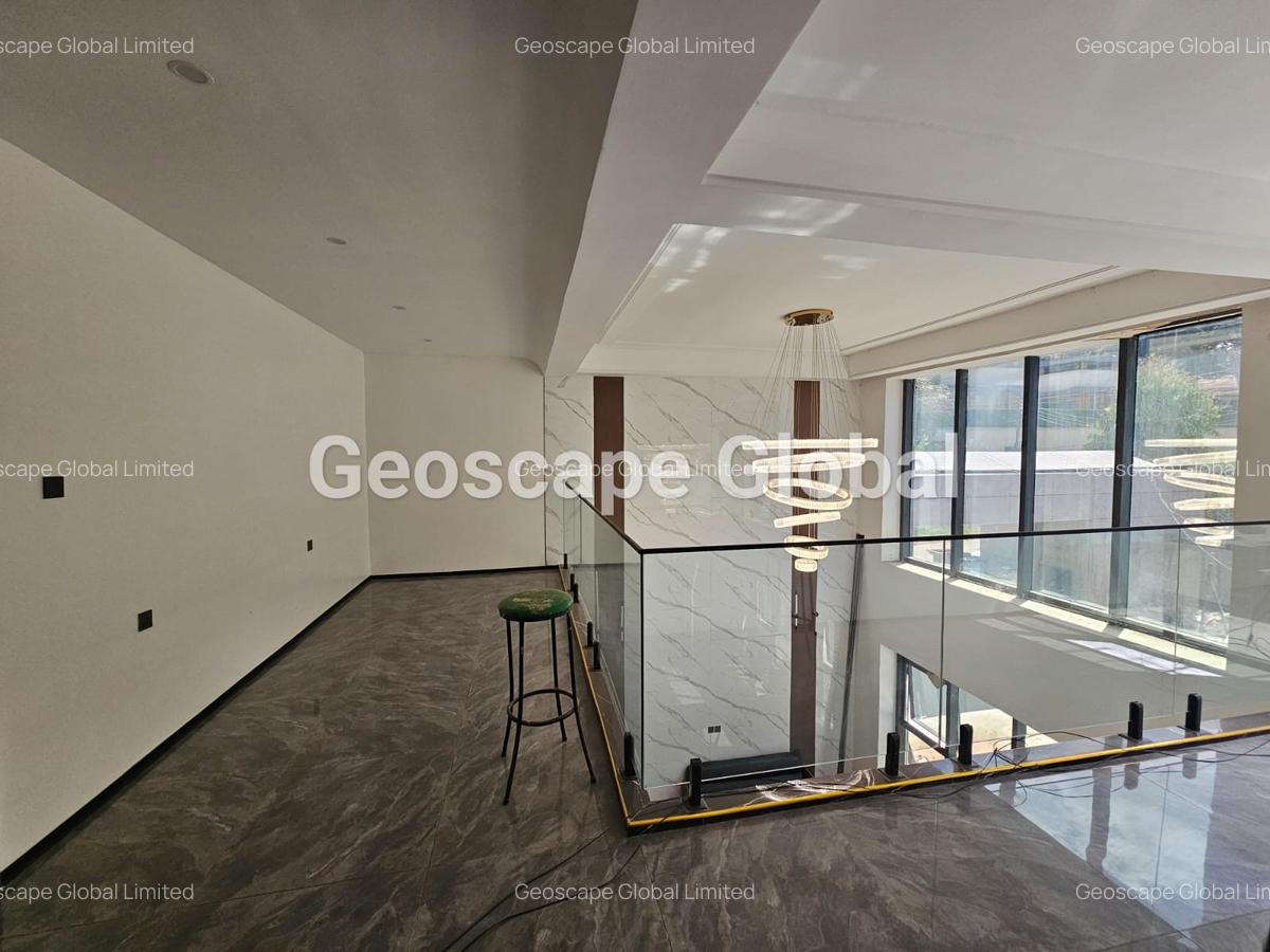 5 Bed Townhouse with En Suite in Lavington - 6