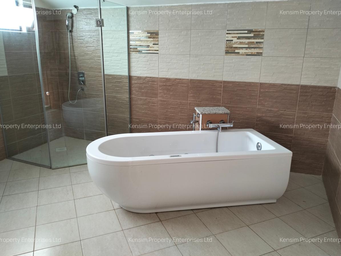 5 Bed Townhouse with En Suite in Westlands Area - 20