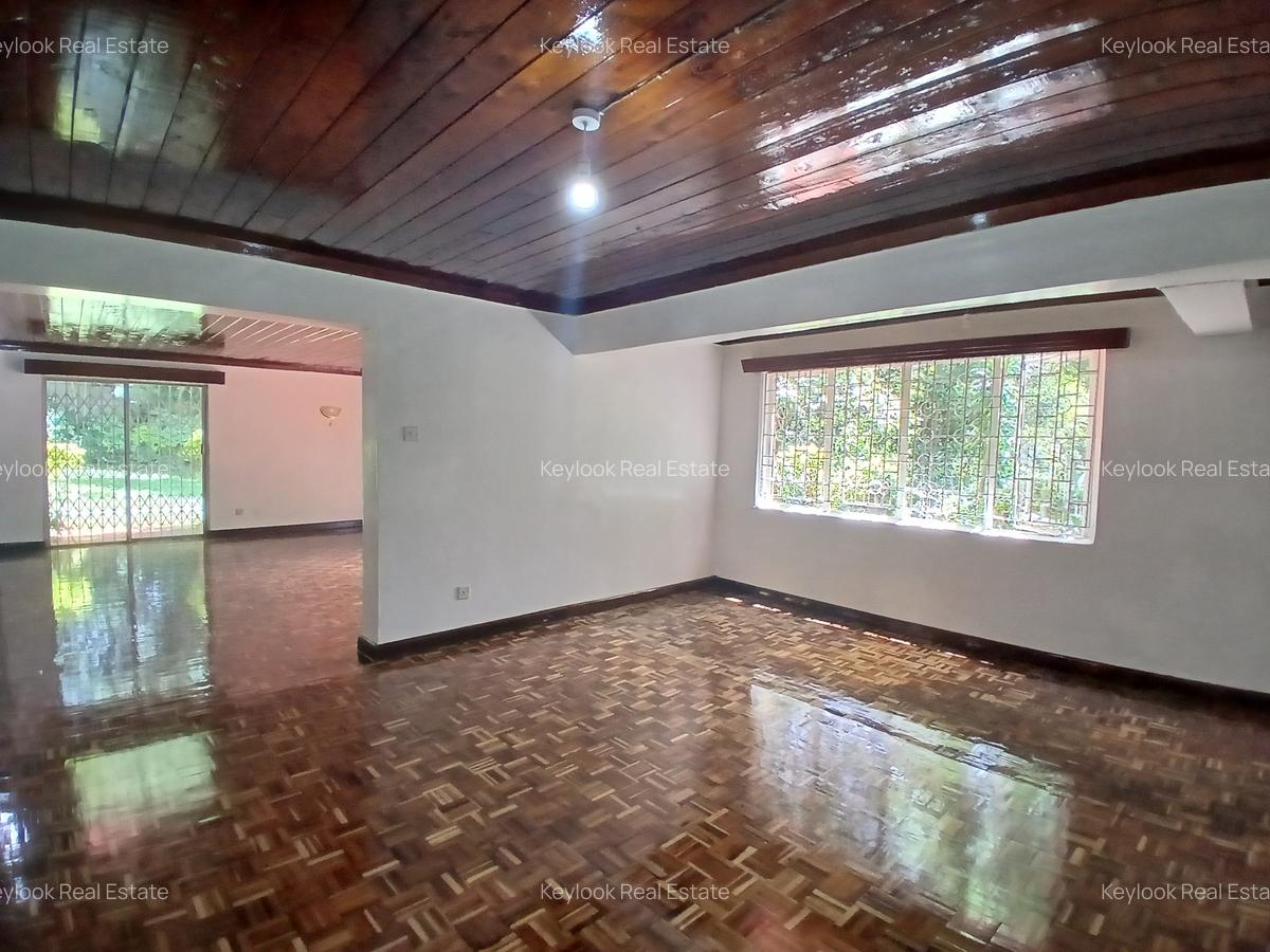 5 Bed House with En Suite at Lavington - 20