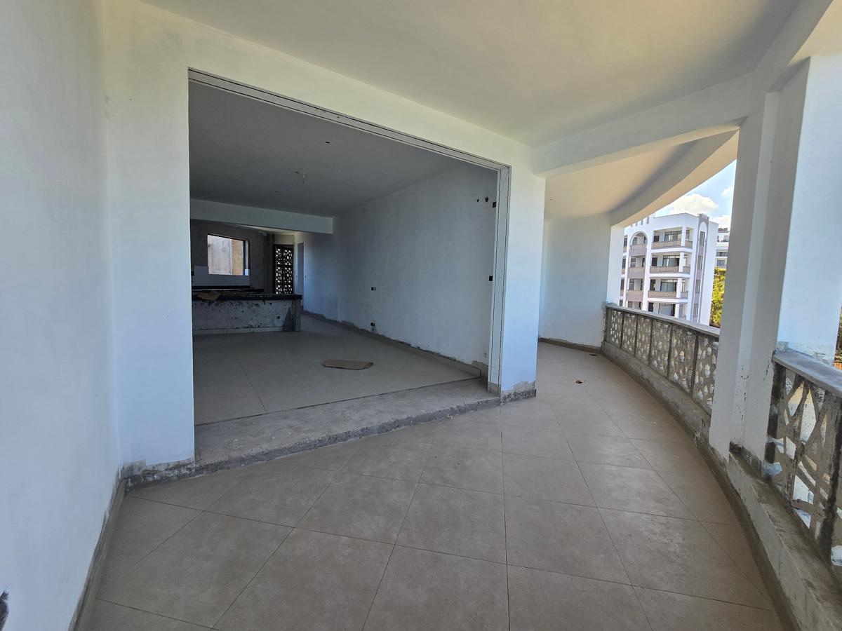 2 Bed Apartment with En Suite in Nyali Area - 10