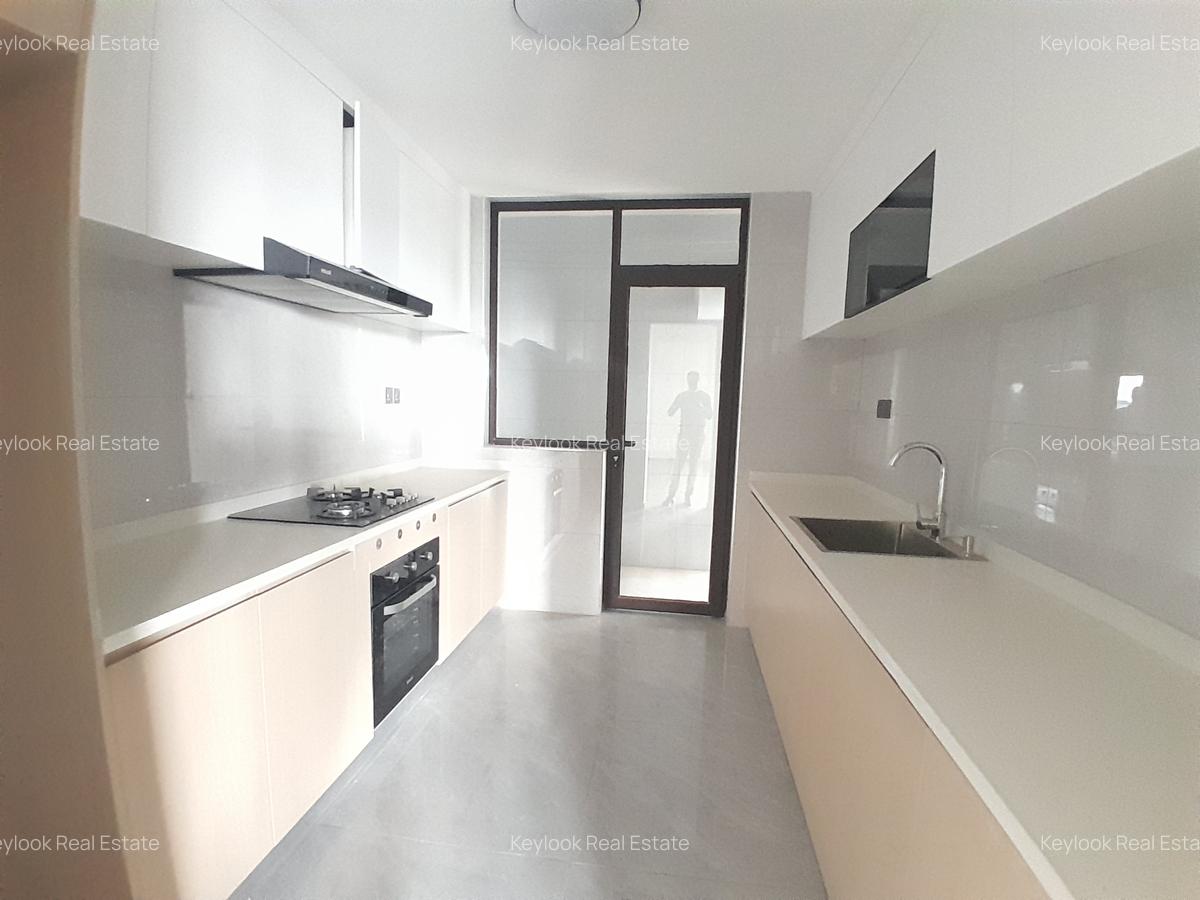 2 Bed Apartment with En Suite at Riverside Drive - 3