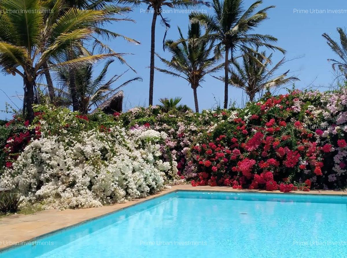 4 Bed House with En Suite in Bofa - 6