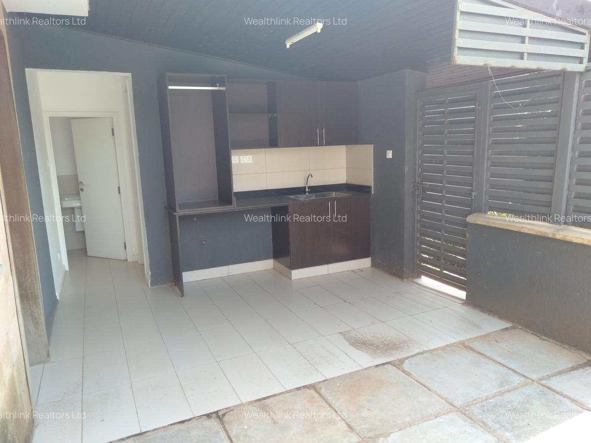 4 Bed Townhouse with En Suite at Garden Estate - 8