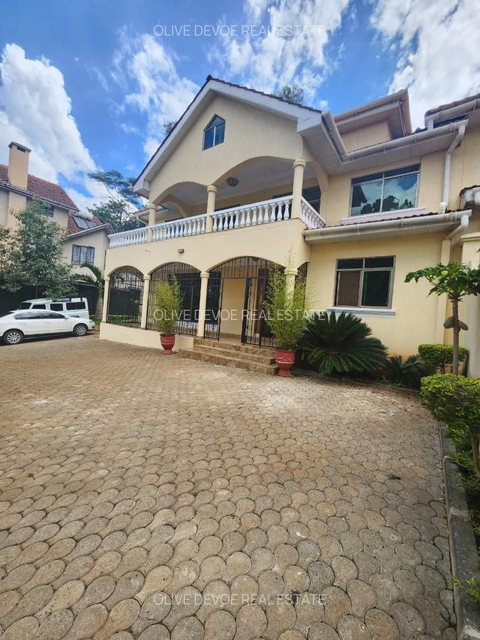 4 Bed Townhouse with En Suite in Lavington - 1