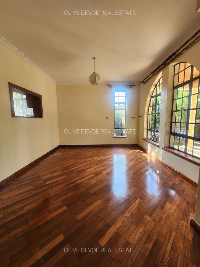 4 Bed Townhouse with En Suite in Lavington - 13