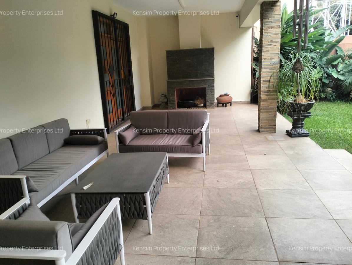 5 Bed Townhouse with En Suite in Kyuna - 11