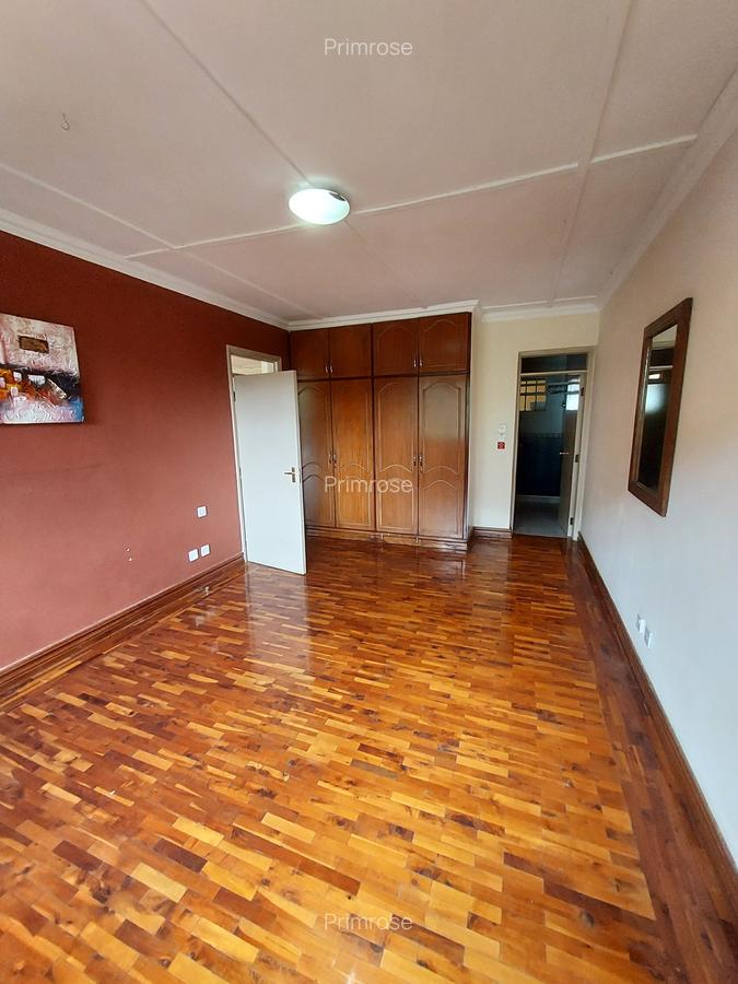 2 Bed Apartment in Riverside - 2