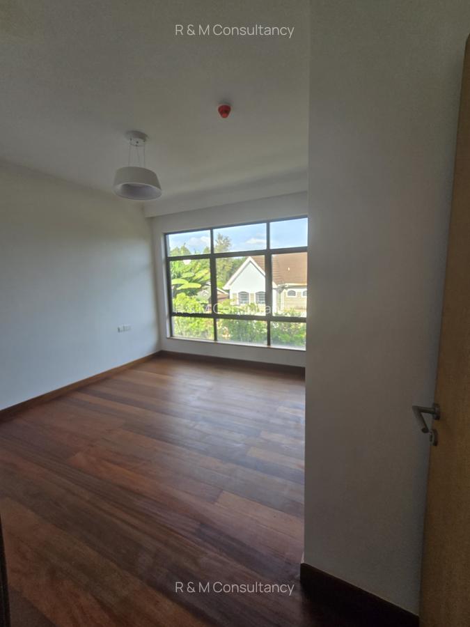 4 Bed House with En Suite at Two Rivers Mall - 5