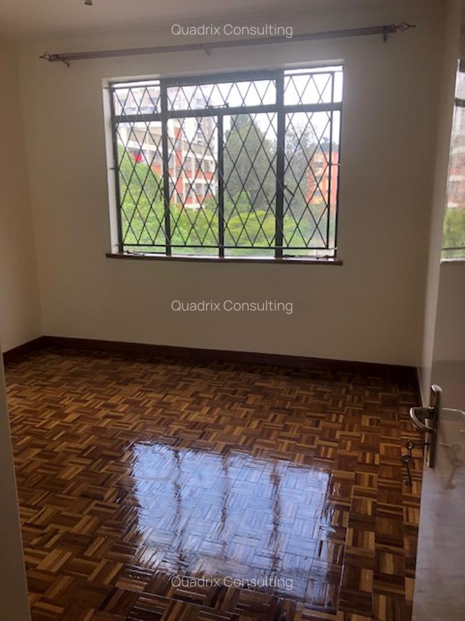 Serviced 2 Bed Apartment with En Suite in Kilimani - 10