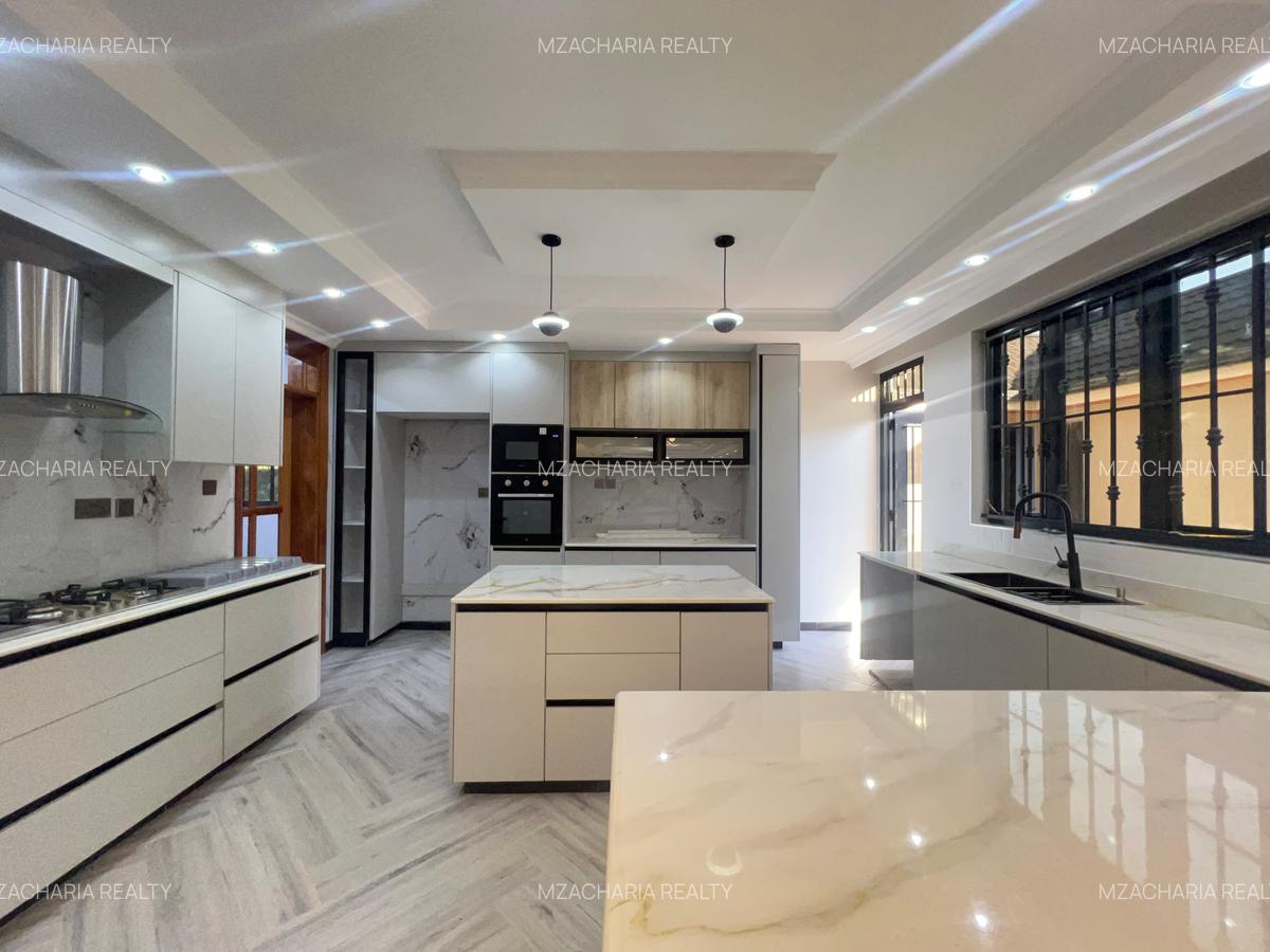 5 Bed Townhouse with Staff Quarters in Runda - 7