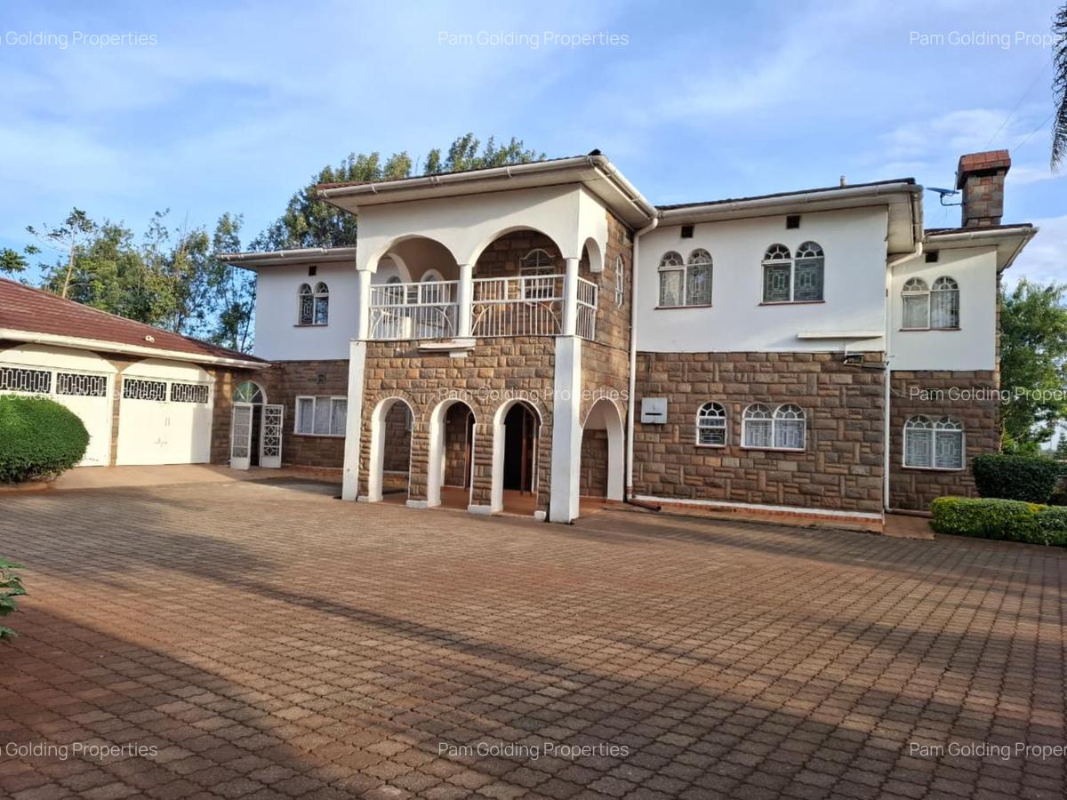 6 Bed House at Ridgeways Drive - 2