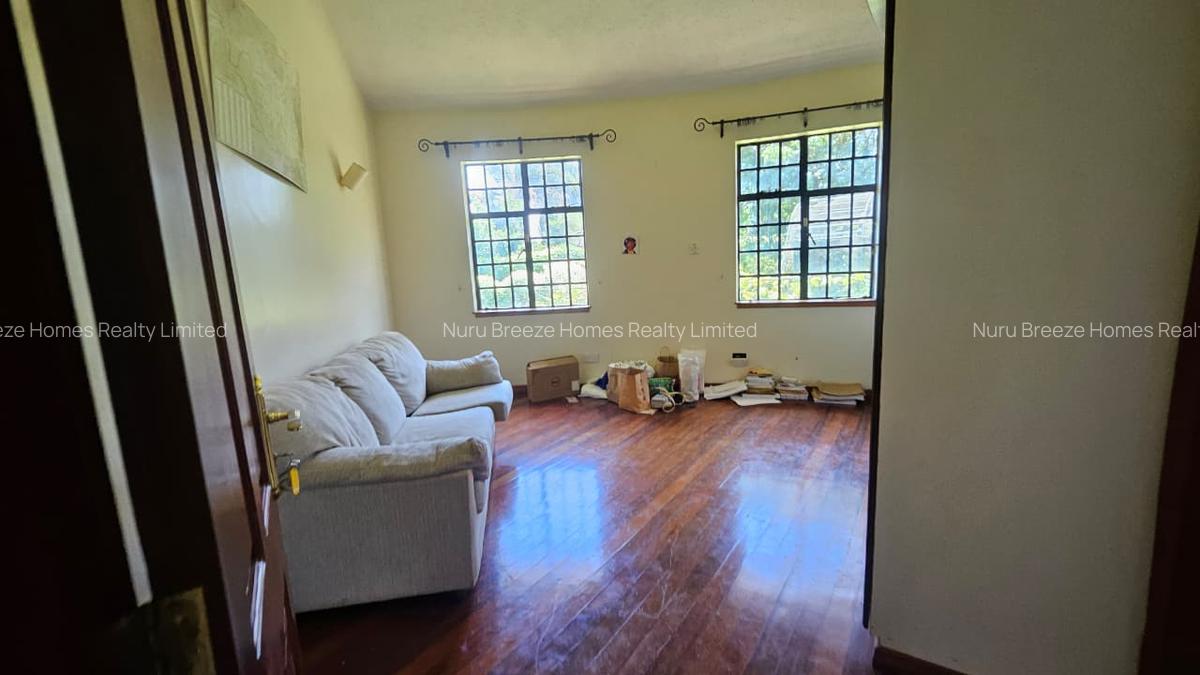 5 Bed House with En Suite in Runda - 13