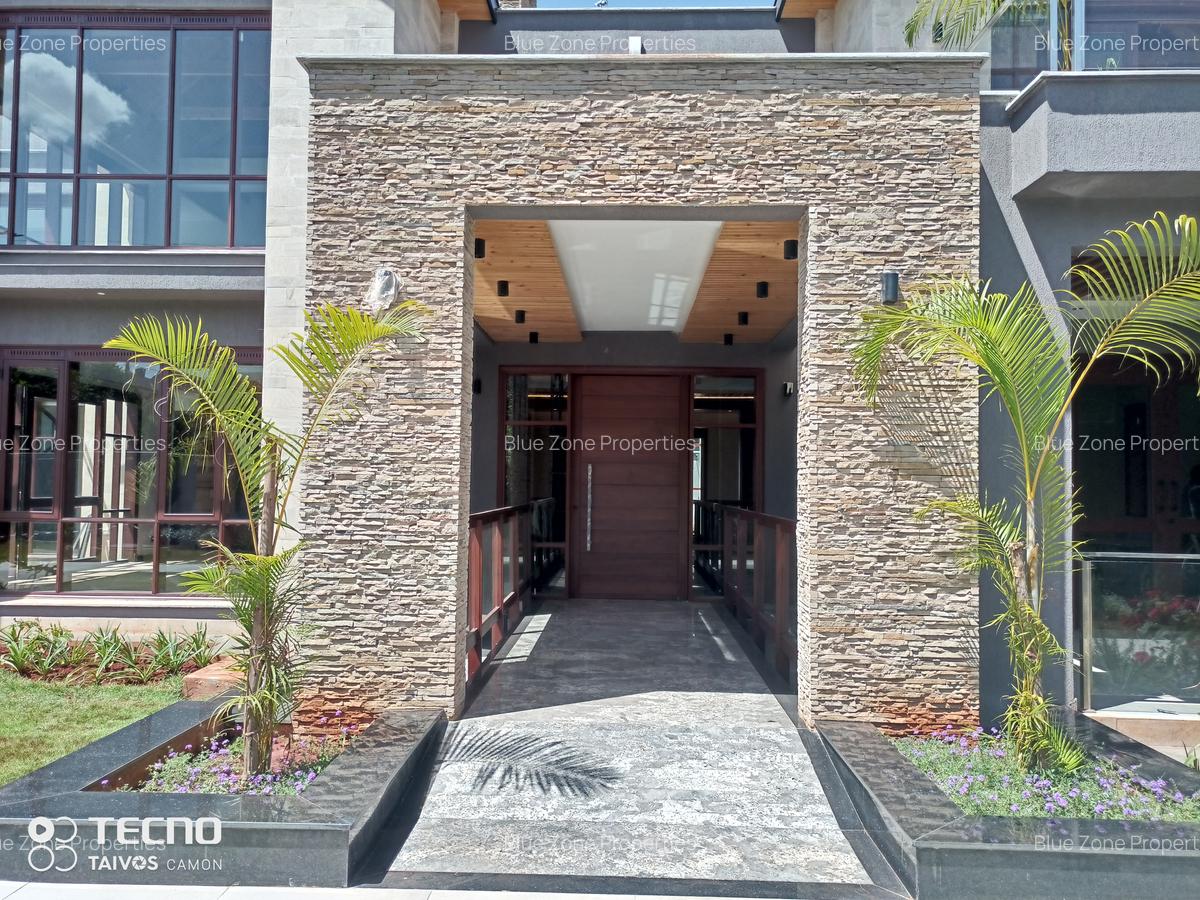 5 Bed House with En Suite at Benin Dr - 5