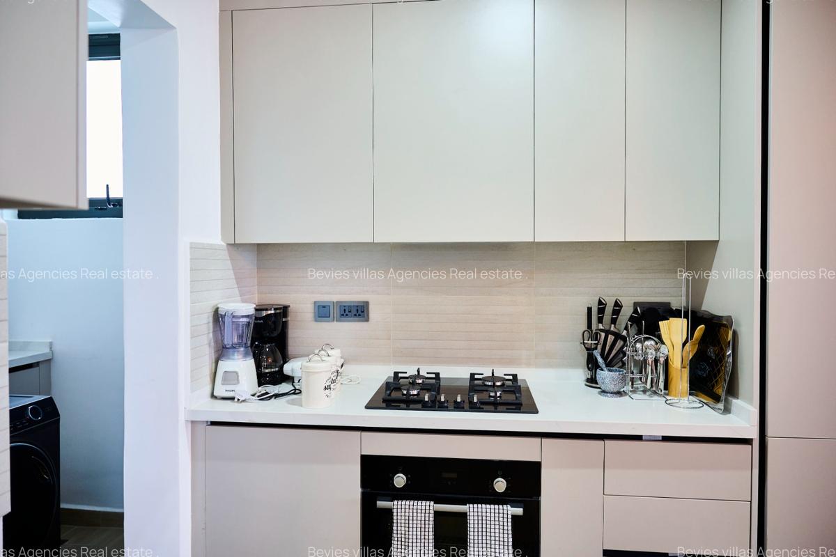 Serviced 3 Bed Apartment with En Suite at Riverside - 5