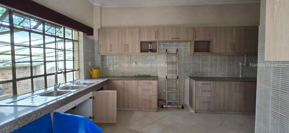 4 Bed Townhouse with En Suite at Lavington Road - 3