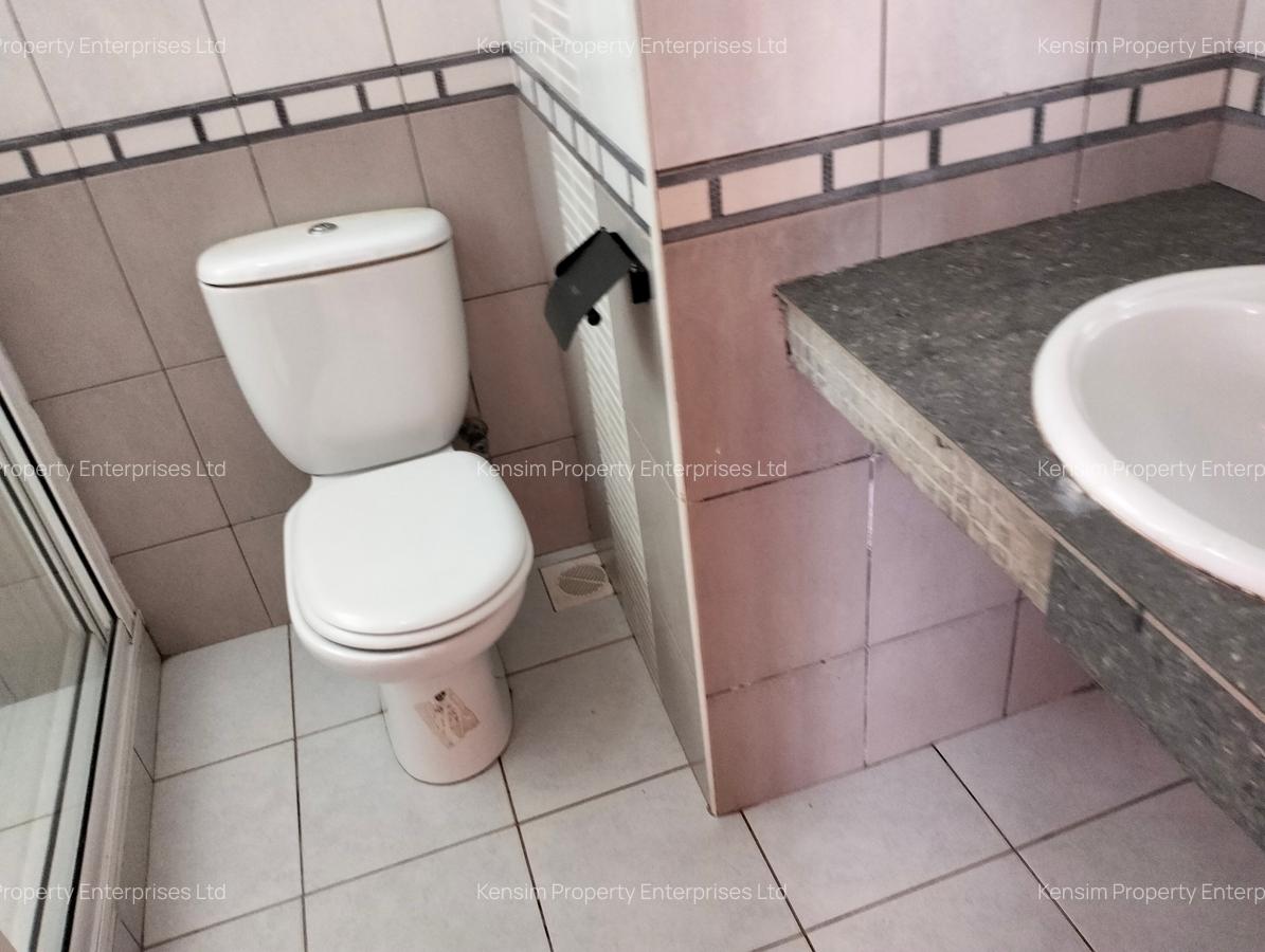 4 Bed Townhouse with En Suite in Lavington - 11