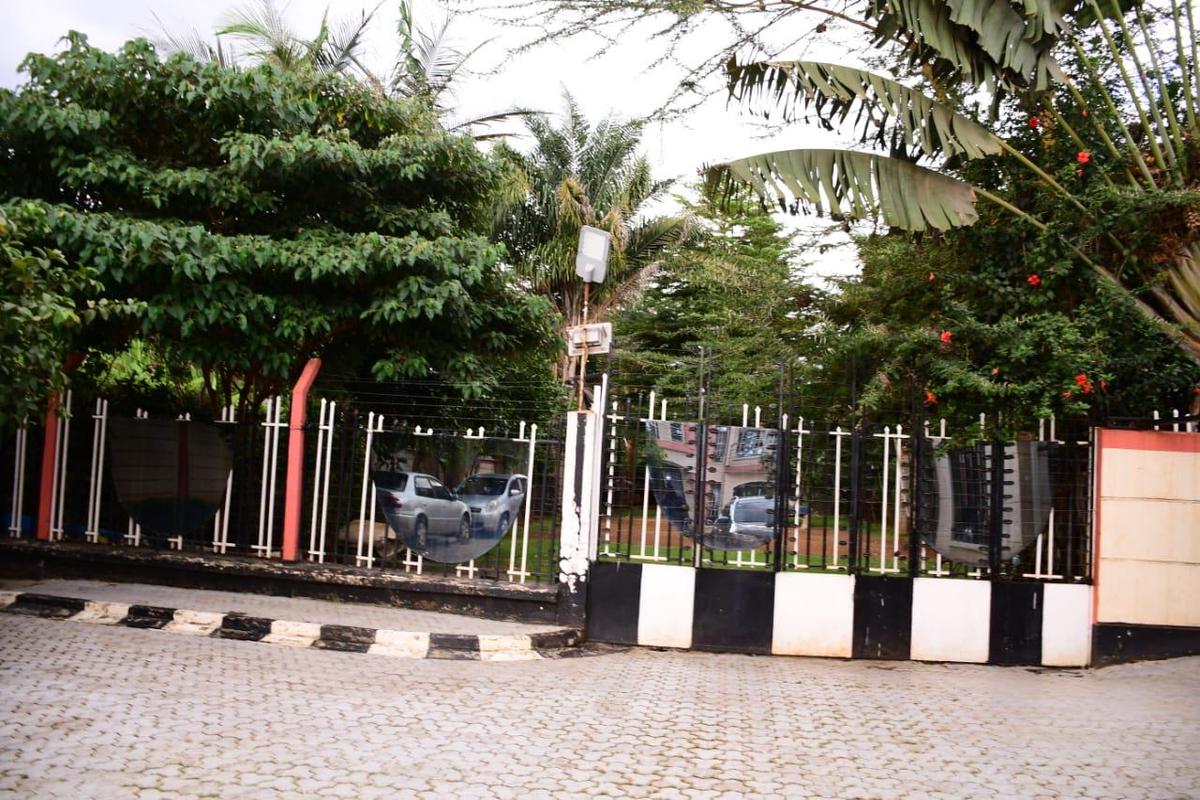 6 Bed House with En Suite in Garden Estate - 2
