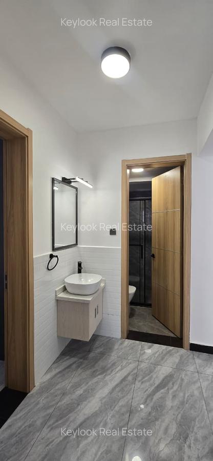 2 Bed Apartment with En Suite at Wood Avenue - 5