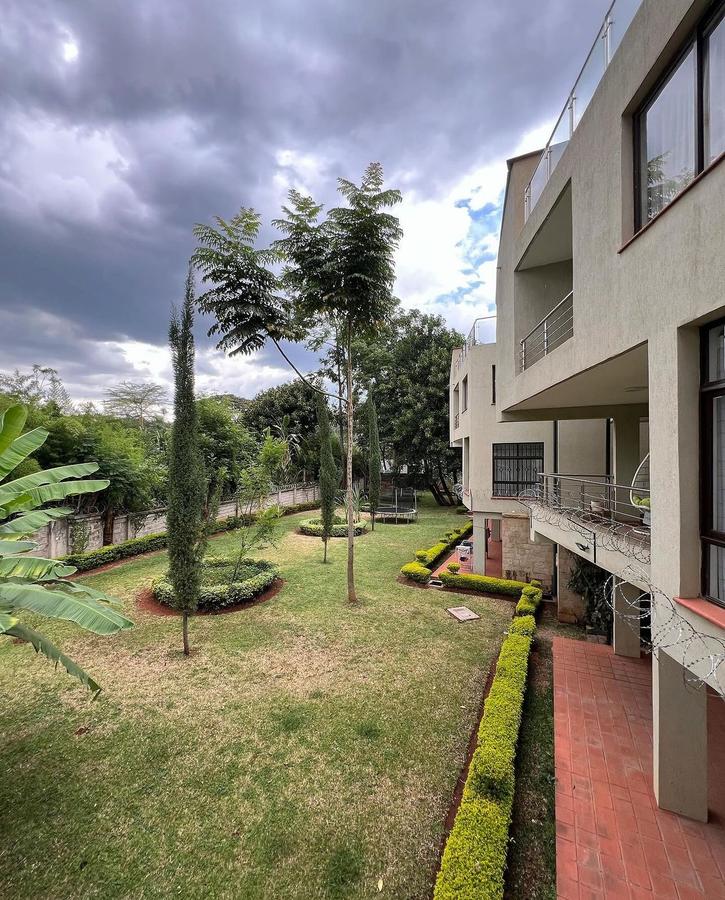 4 Bed Villa with En Suite in Lavington - 11