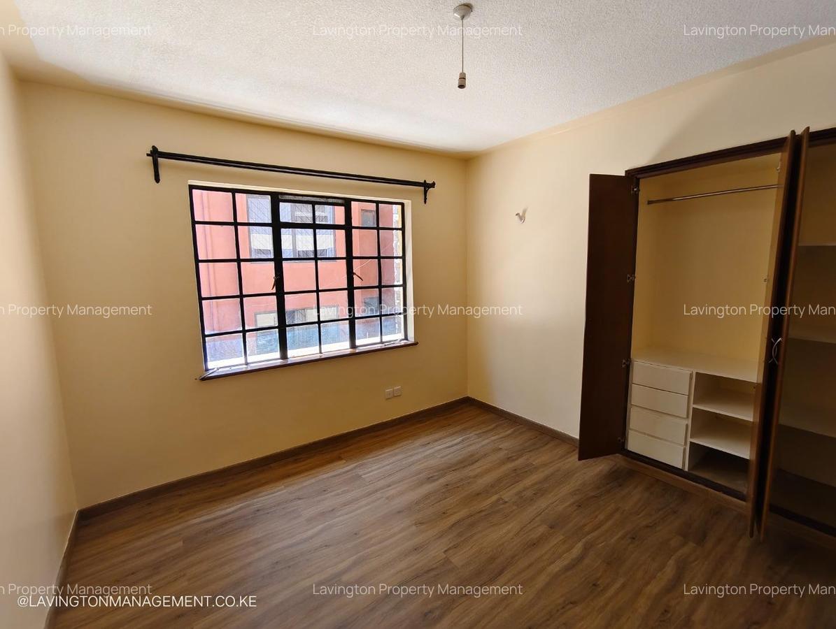3 Bed Apartment with En Suite at Lavington - 7