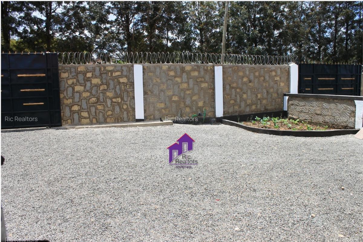 4 Bed House with En Suite at Merisho Road - 4