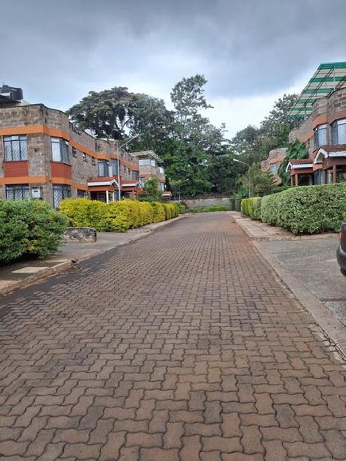 4 Bed Townhouse with En Suite at Lavington Green - 10