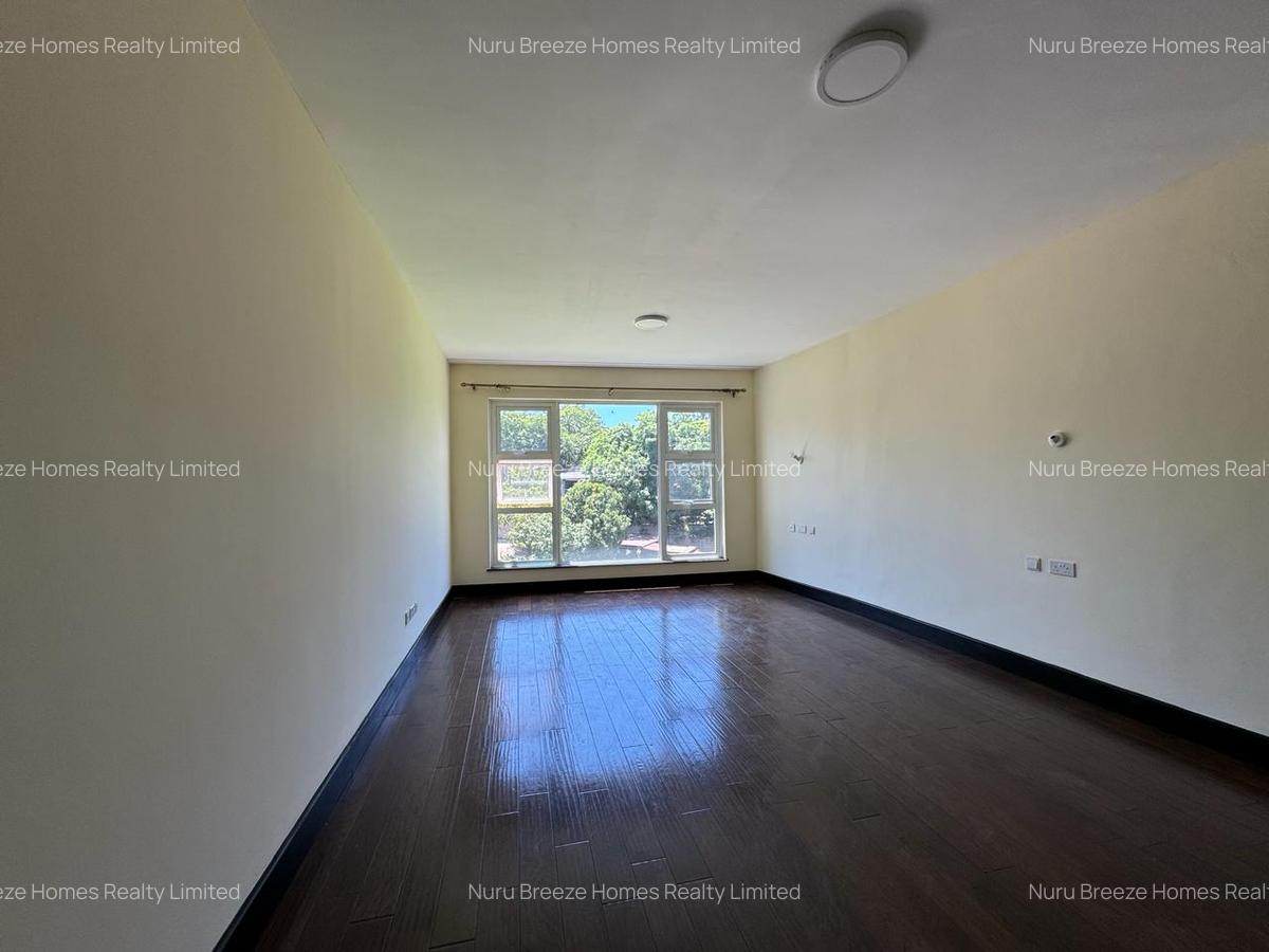 4 Bed Apartment with En Suite in General Mathenge - 11