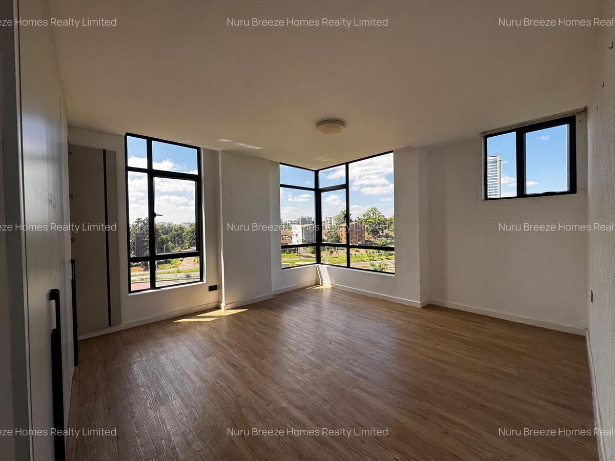 2 Bed Apartment with En Suite in Brookside - 11