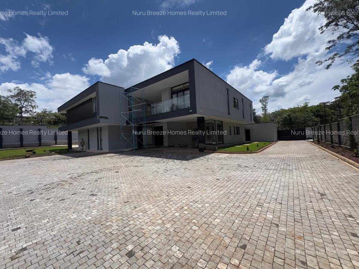 5 Bed Villa with En Suite in Nyari - 9