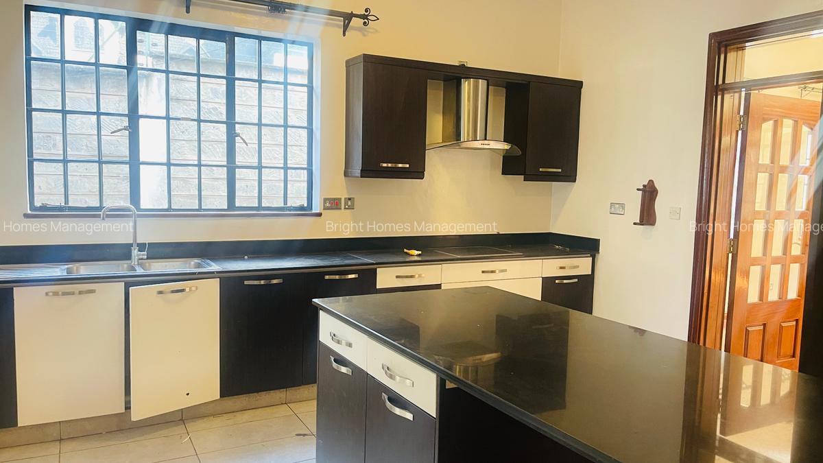 5 Bed Townhouse with En Suite in Lavington - 7