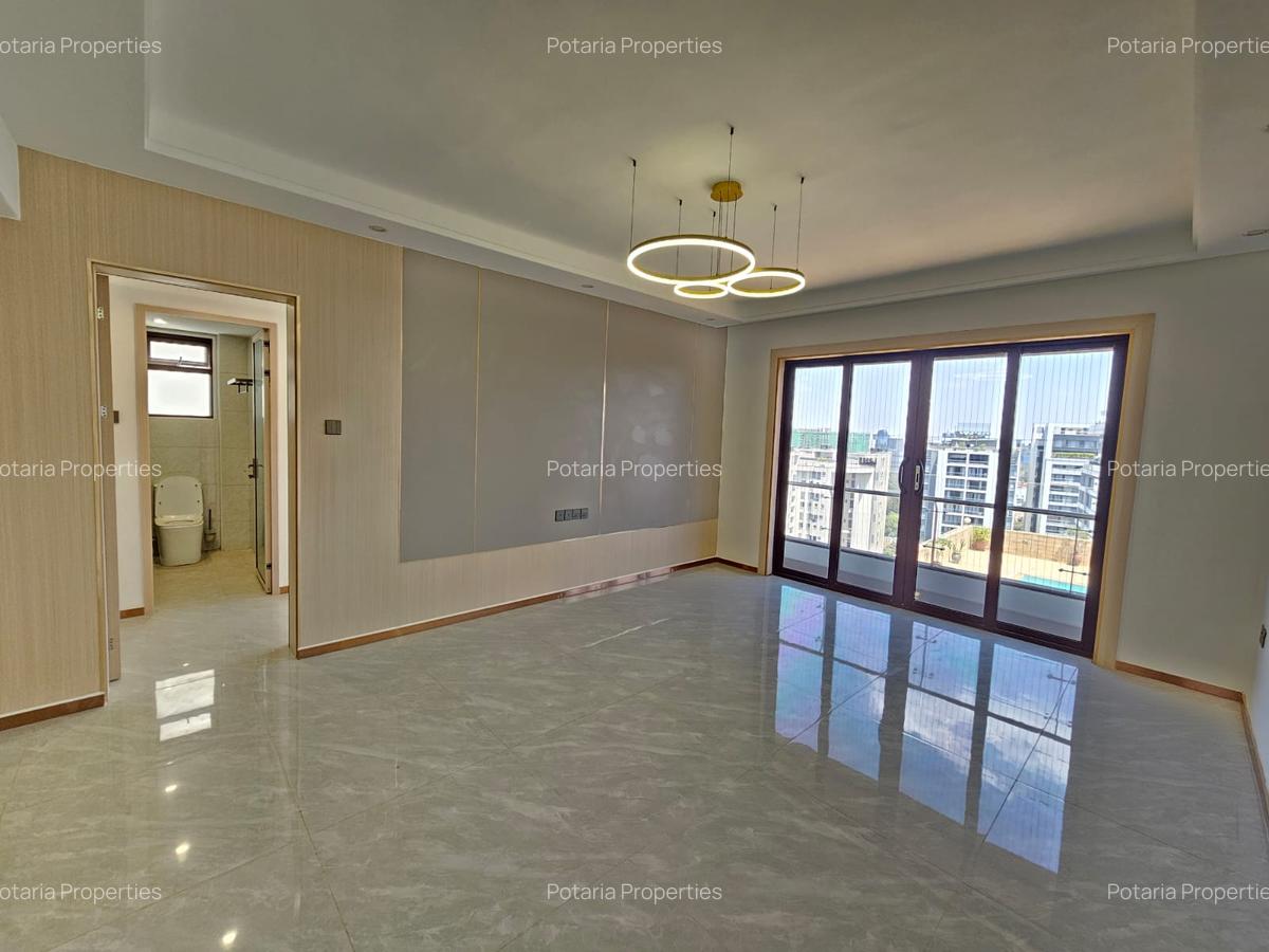 2 Bed Apartment with En Suite in Riverside - 2