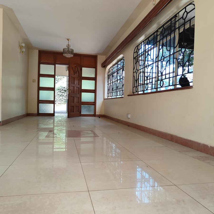 5 Bed House with En Suite at Un Avenue - 20